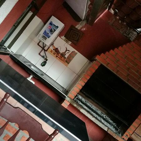 טופיזה Vargas Hotel מראה חיצוני תמונה
