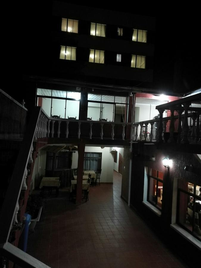 טופיזה Vargas Hotel מראה חיצוני תמונה