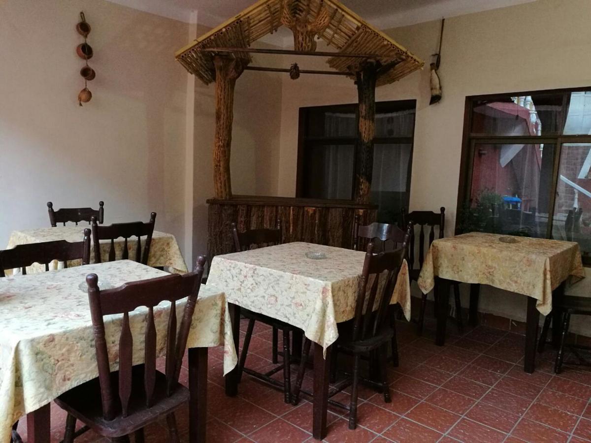 טופיזה Vargas Hotel מראה חיצוני תמונה